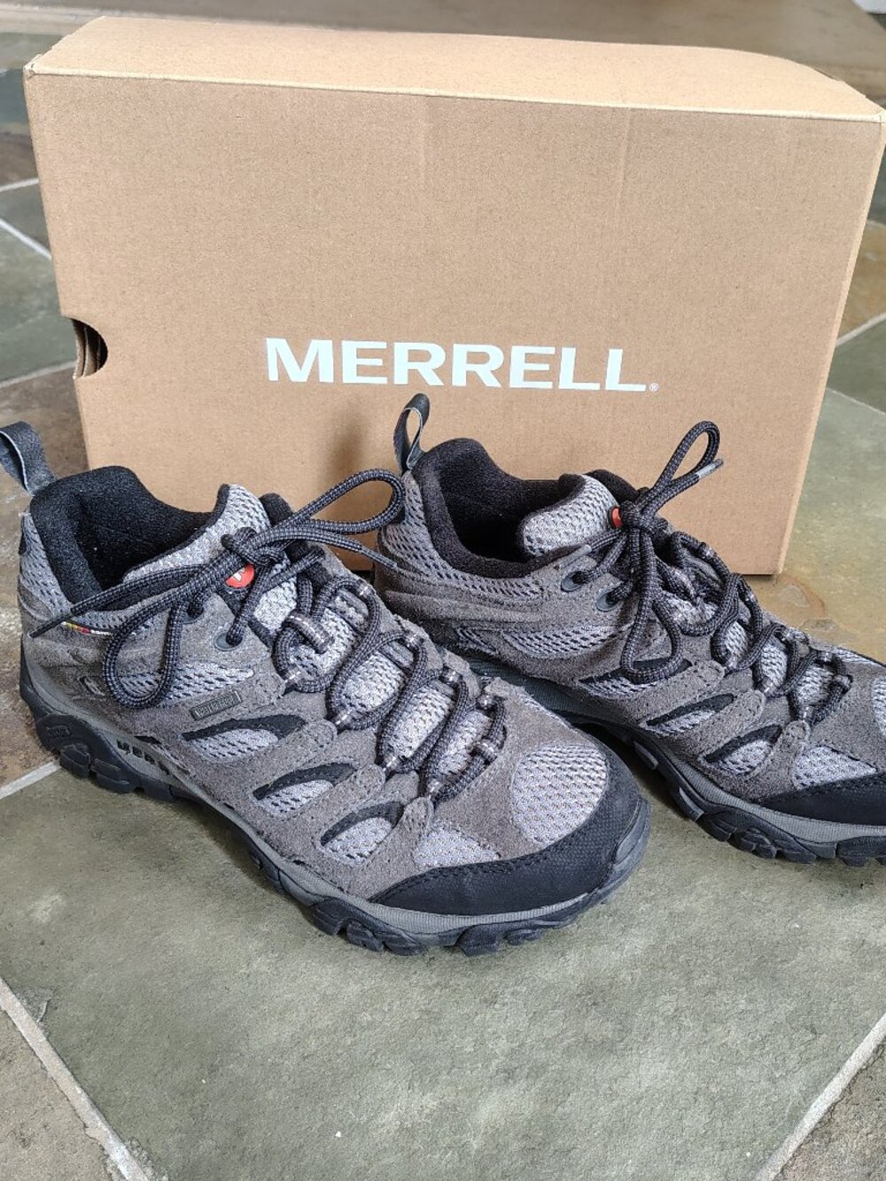 Merrell Hiking Shoes Moab Waterproof size 40 / 7 men usa